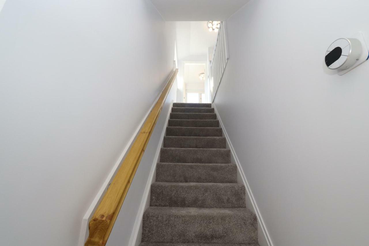 Dunfermline - Luxury 3 Bedroom 2 Bathroom Detached House With Garden Eksteriør billede