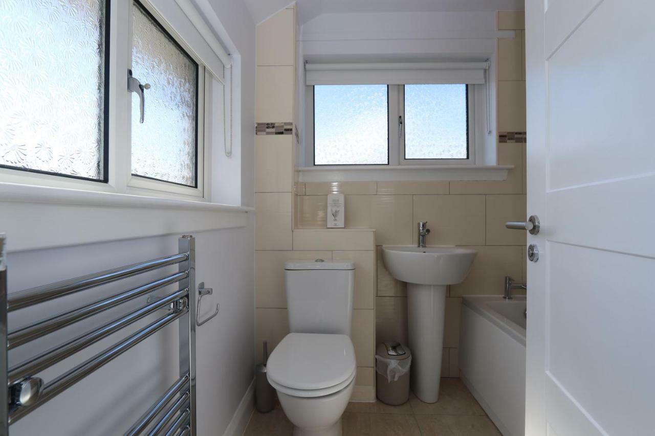 Dunfermline - Luxury 3 Bedroom 2 Bathroom Detached House With Garden Eksteriør billede