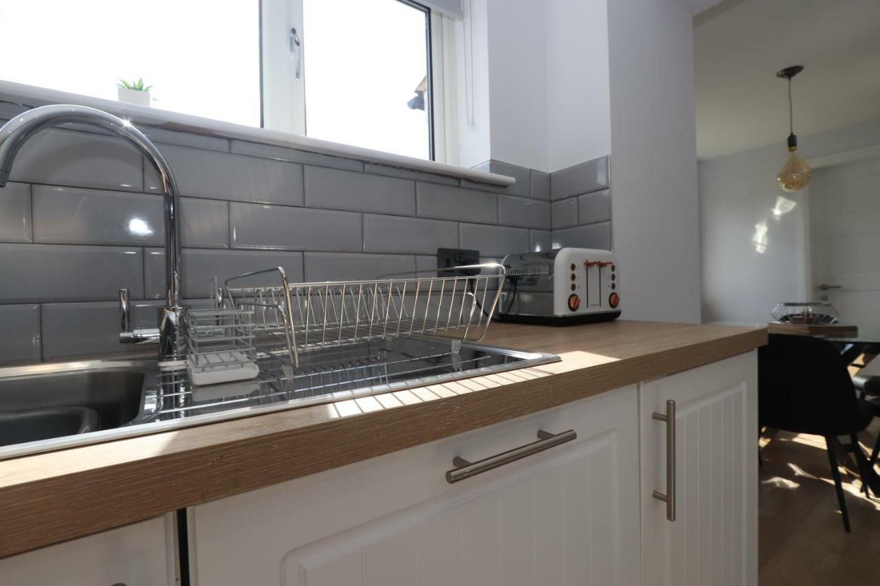 Dunfermline - Luxury 3 Bedroom 2 Bathroom Detached House With Garden Eksteriør billede